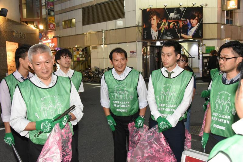 ６月１９日歌舞伎町お掃除画像