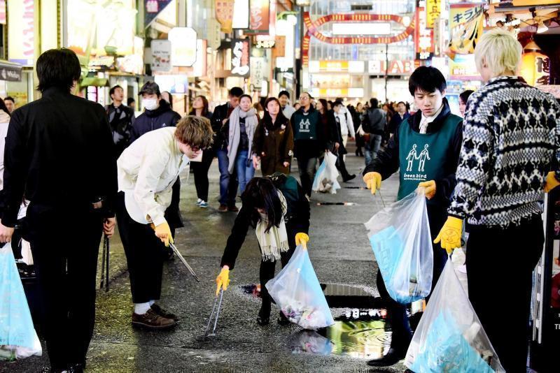 ４月３日歌舞伎町お掃除画像