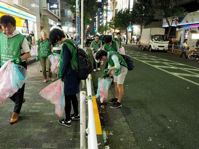 10月３日歌舞伎町お掃除画像
