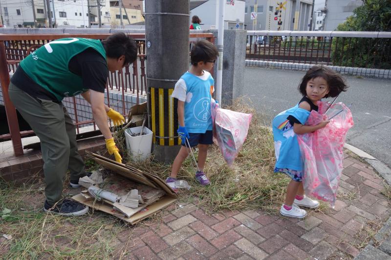 コラボお掃除「大牟田中心地区緑地帯クリーン作戦」画像