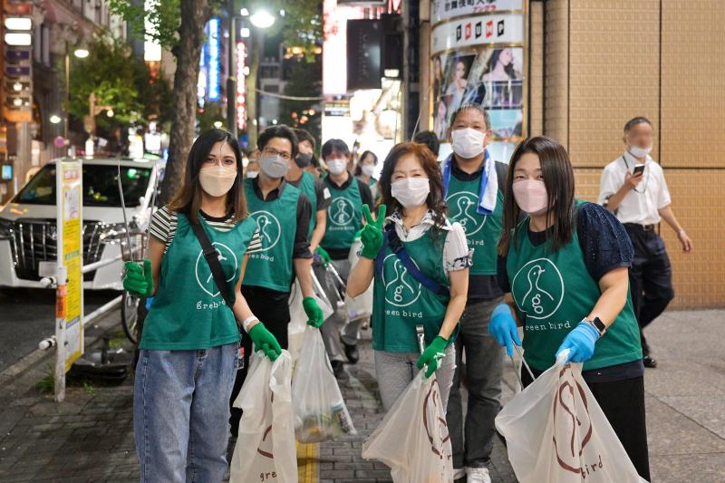 歌舞伎町お掃除画像